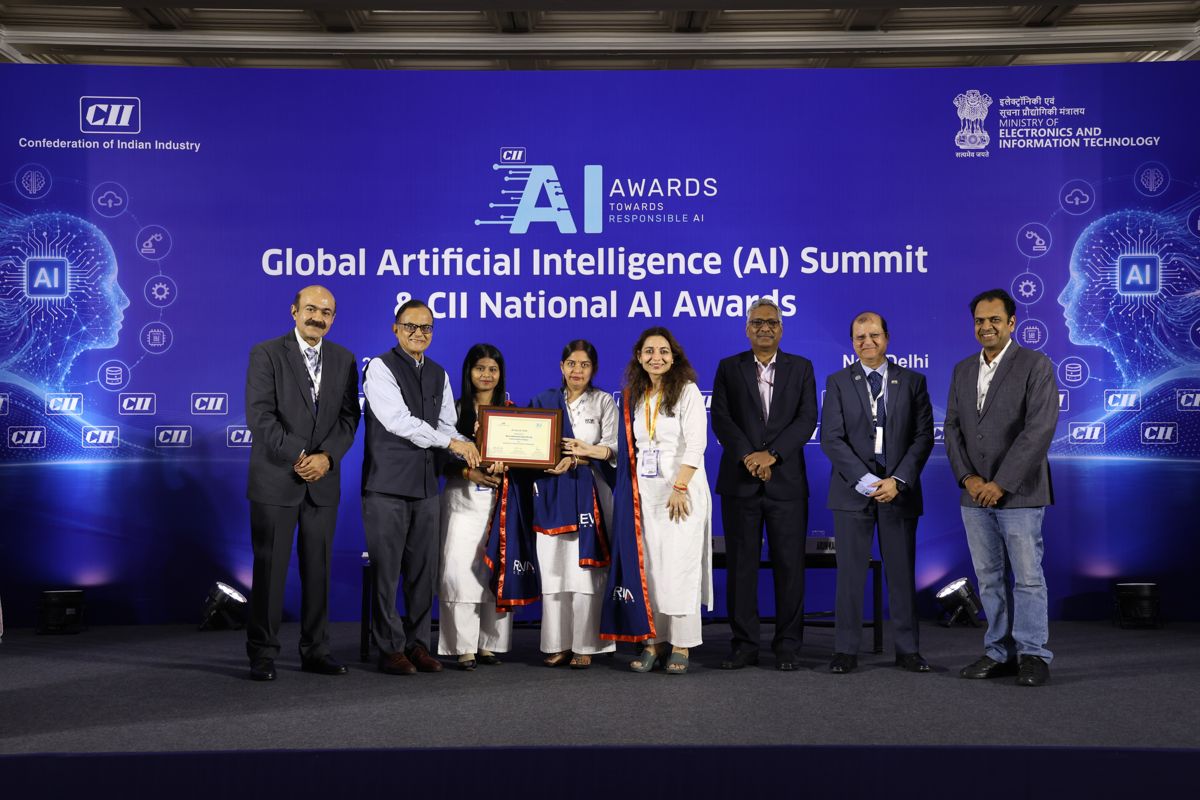 Reva Cranes team receiving the CII National AI Award on stage